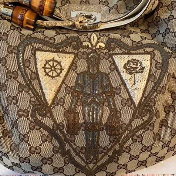 Gucci Crest Indy Hobo Bag (Limited Edition) - Picture 4 of 12